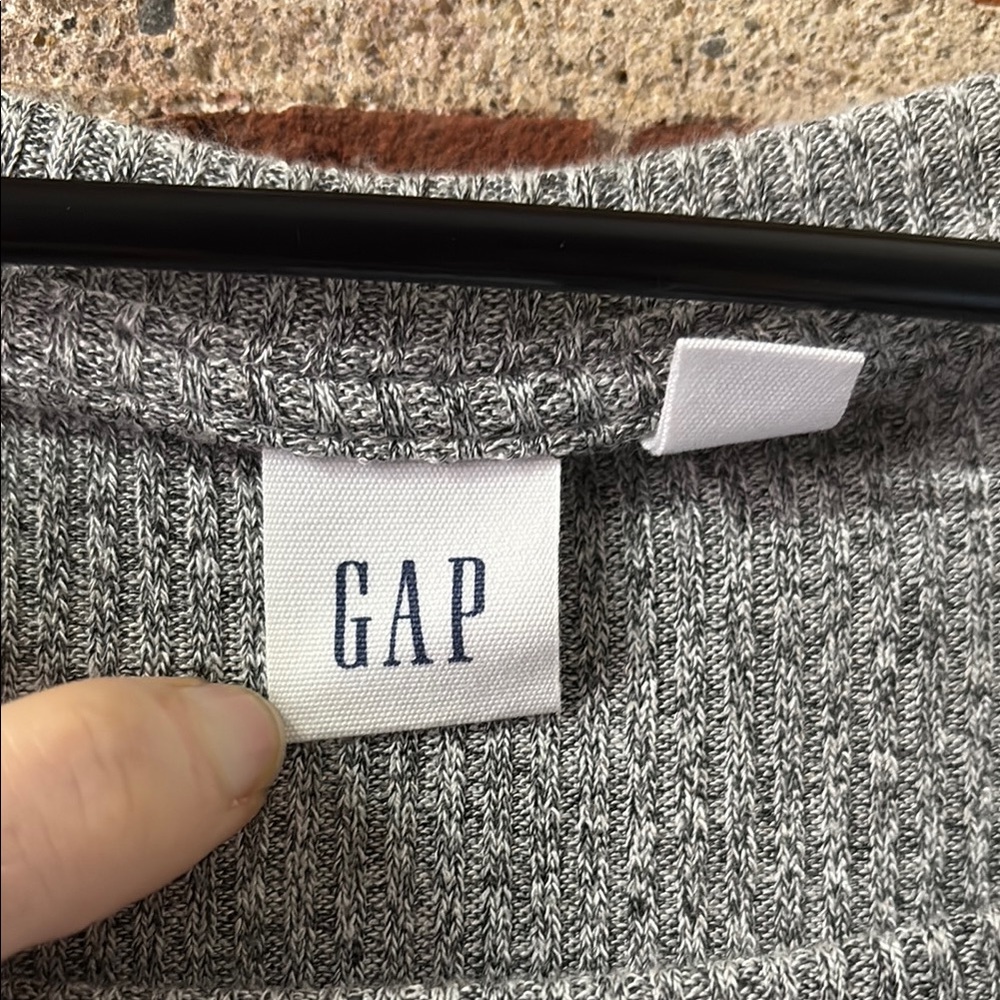 GAP Gray Tie Front Relaxed T-Shirt - Picture 2 of 8